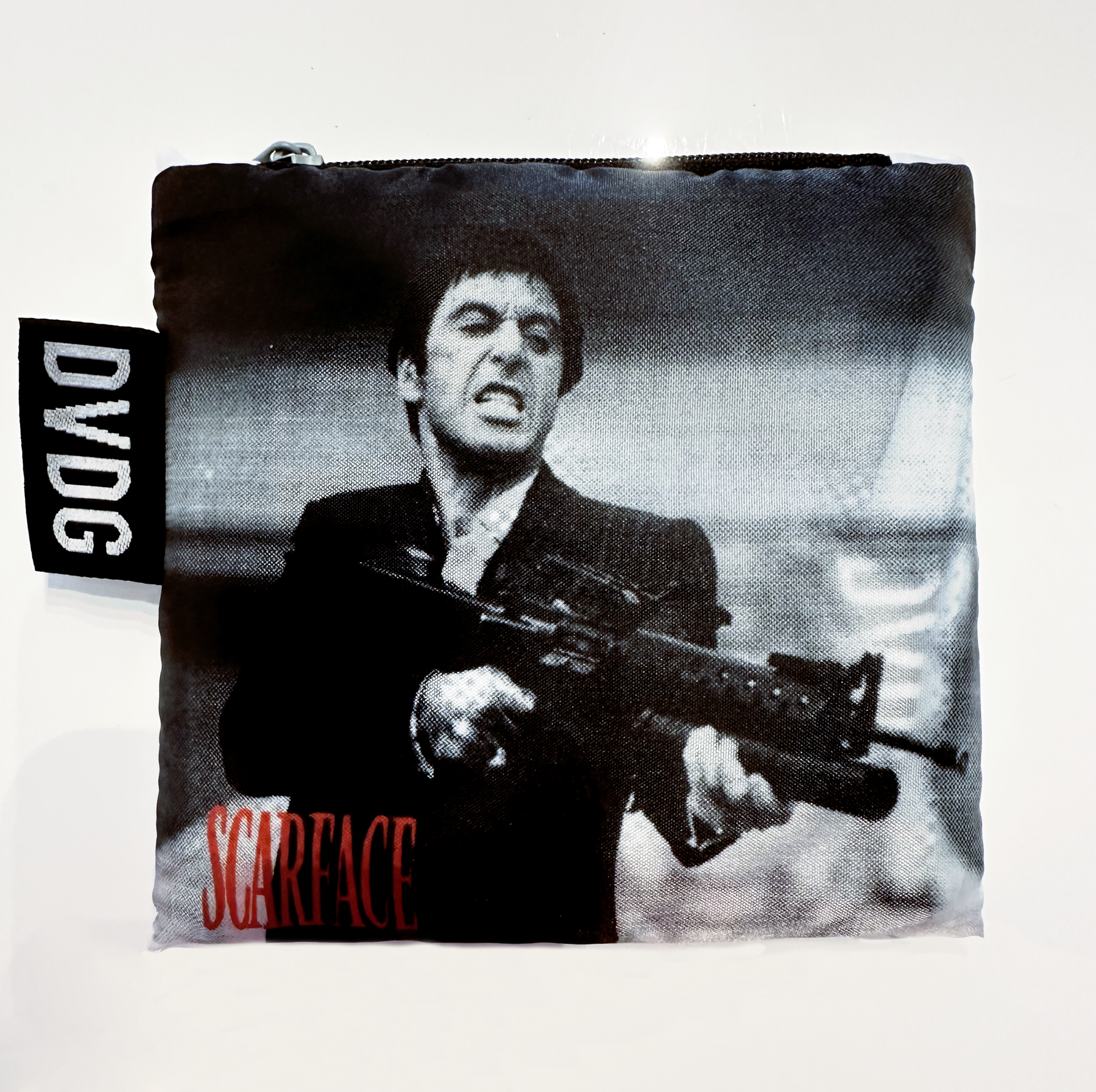 Calling all Scarface, Tony Montana, and Al Pacino fans—shop now to own this exclusive, eco-friendly, reusable shopping bag! This beautiful bag holds up to 20 kilos, making it perfect for groceries, work, school, or outdoor adventures. It also makes a great gift for friends, family, or yourself. With its stylish design, this bag lets you carry the legend with you wherever you go. Don’t miss out—grab yours today!