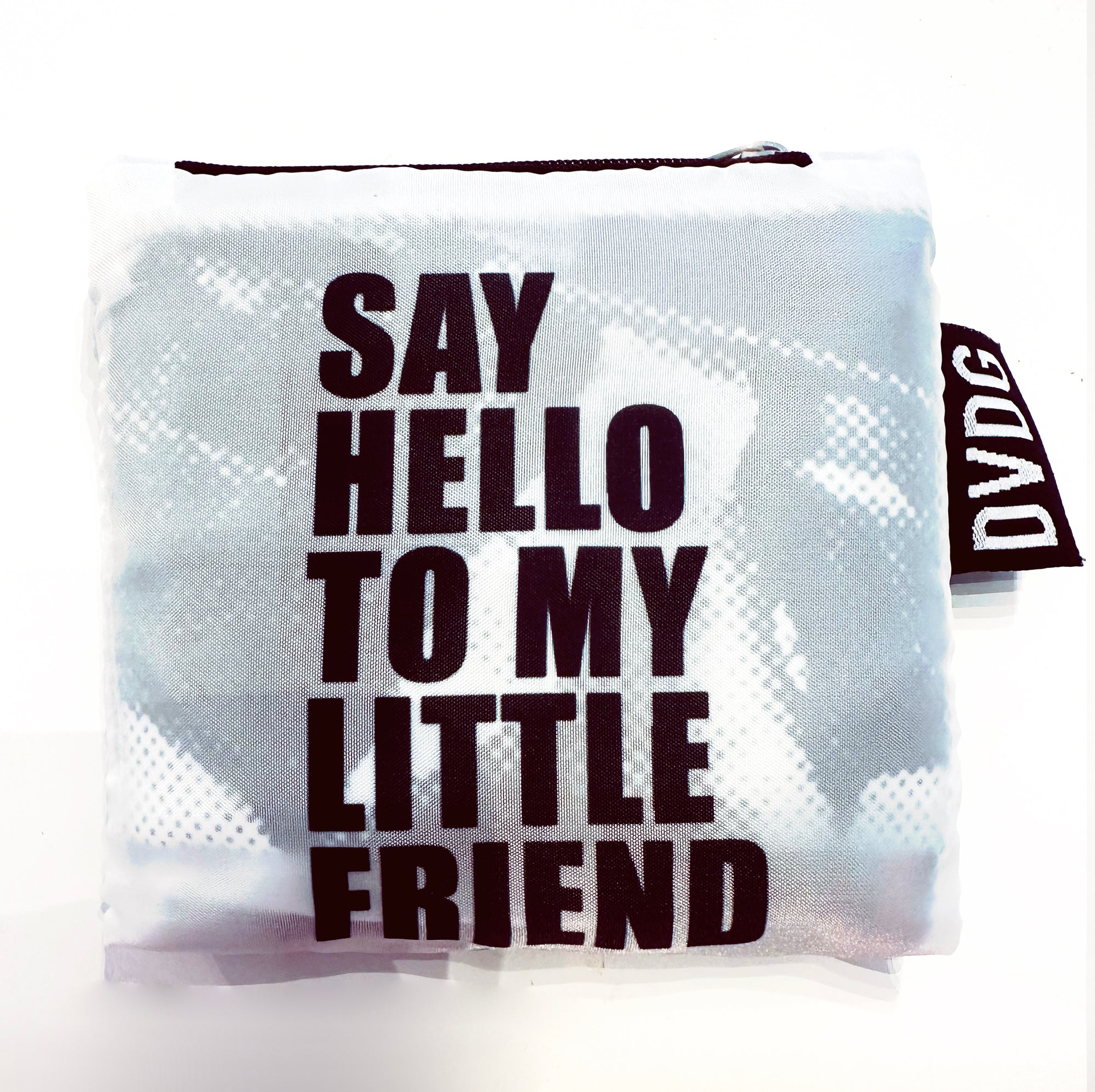 Calling all Scarface, Tony Montana, and Al Pacino fans—shop now to own this exclusive, eco-friendly, reusable shopping bag! This beautiful bag holds up to 20 kilos, making it perfect for groceries, work, school, or outdoor adventures. It also makes a great gift for friends, family, or yourself. With its stylish design, this bag lets you carry the legend with you wherever you go. Don’t miss out—grab yours today!