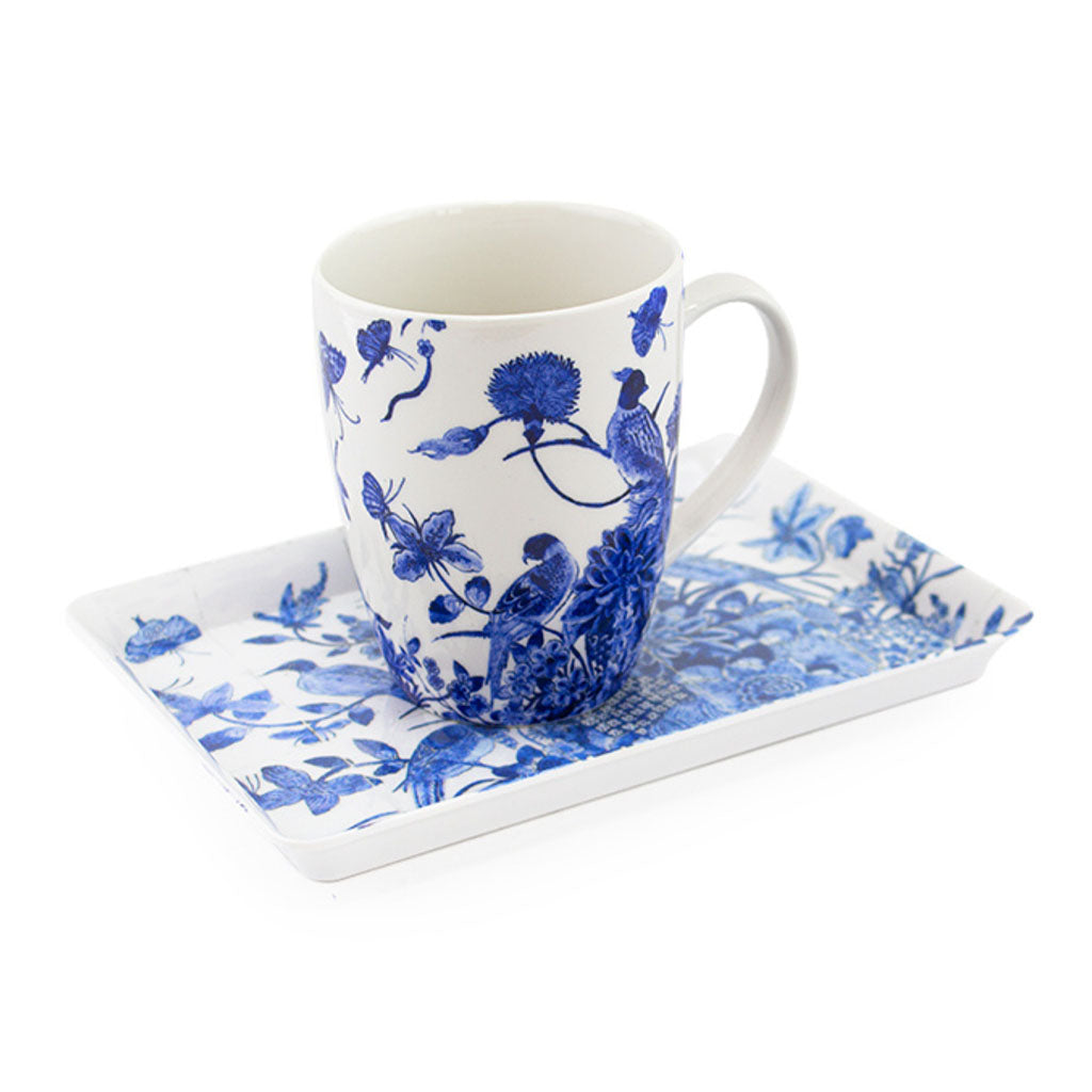 Looking for the perfect gift for a loved one? Look no further than the Dutch Delft Blue Luxury Gift Set from the Rijksmuseum Collection Amsterdam. This limited edition set includes a curated selection of pieces from the Dutch Delft Blue Luxury Set, beautifully packaged and ready to be gifted. Whether it's a birthday, anniversary, or any other special occasion, the Delft Blue Luxury Gift Set is sure to impress.